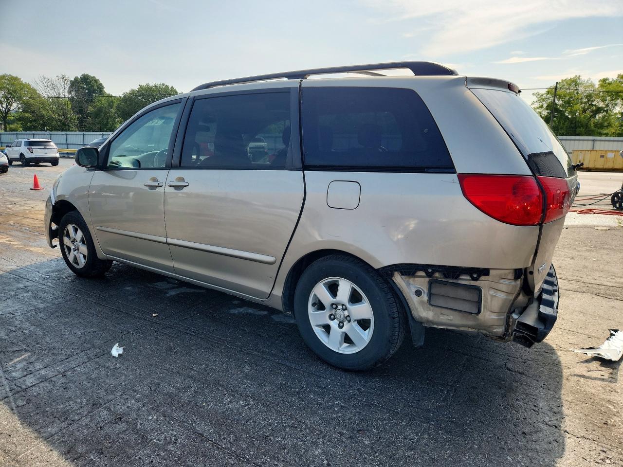 2008 Toyota Sienna Le 7-passenger Бежевый vin: 5TDZK23C48S158448