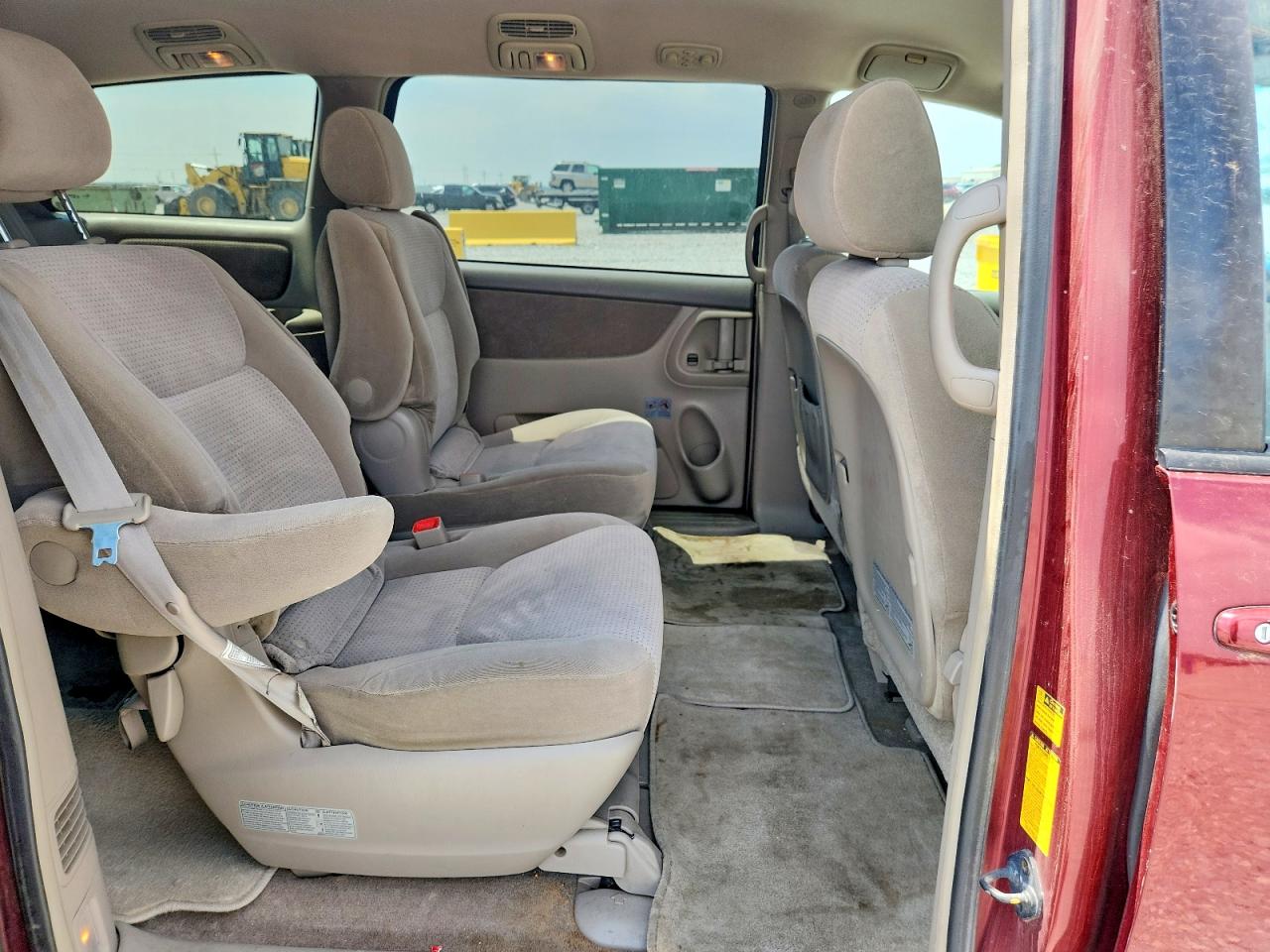2008 Toyota Sienna Le 7-passenger Red vin: 5TDZK23C48S160359