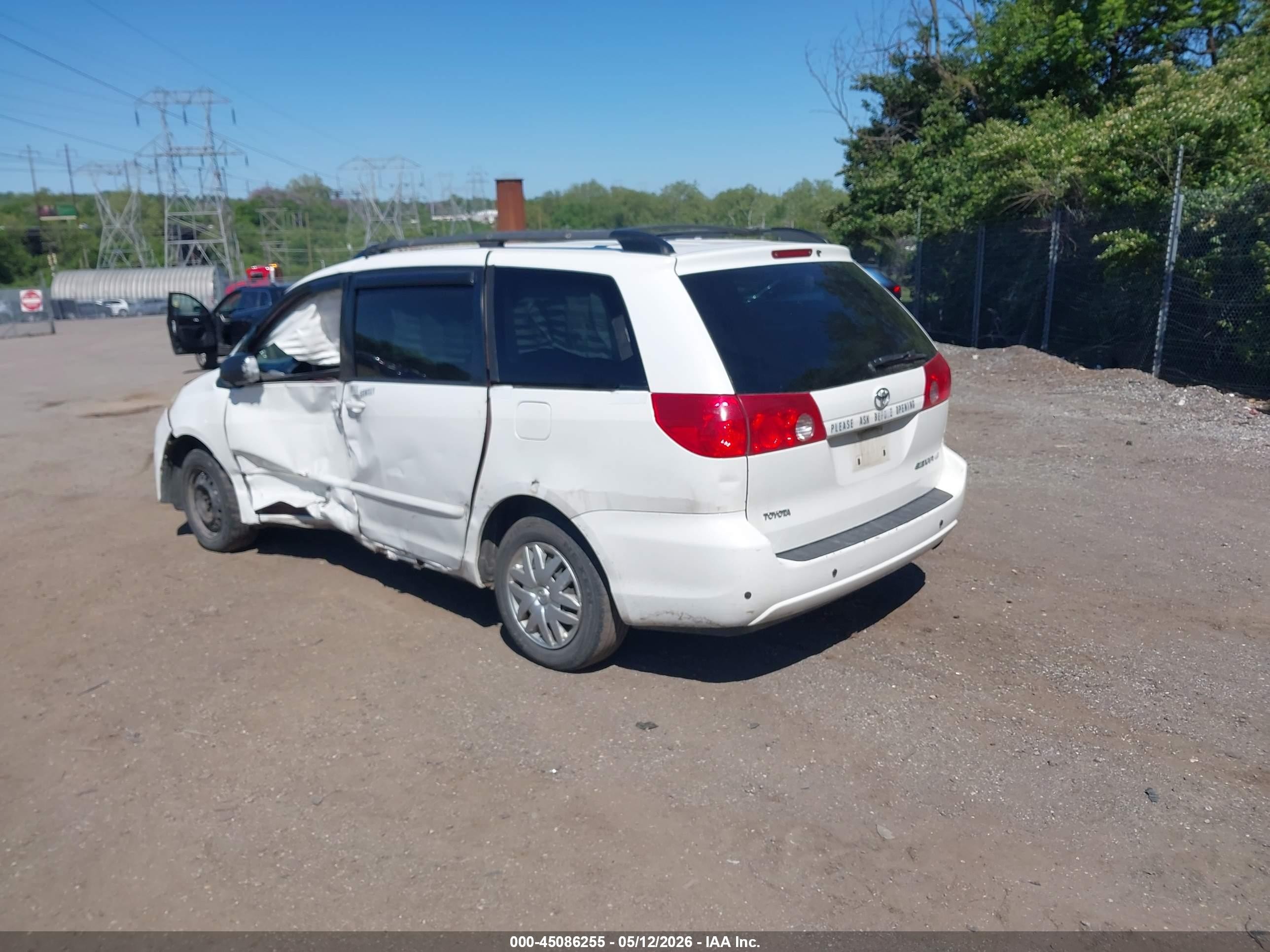 2008 Toyota Sienna Le White vin: 5TDZK23C48S163438