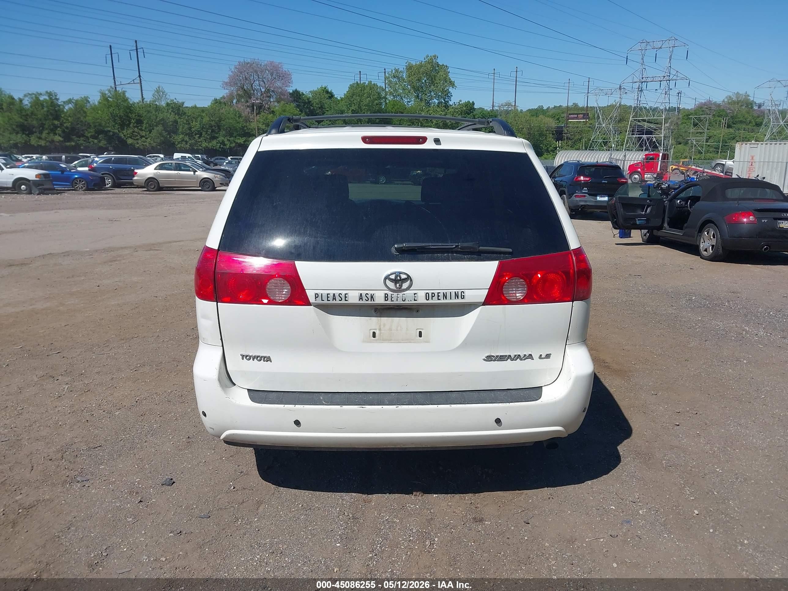 2008 Toyota Sienna Le White vin: 5TDZK23C48S163438
