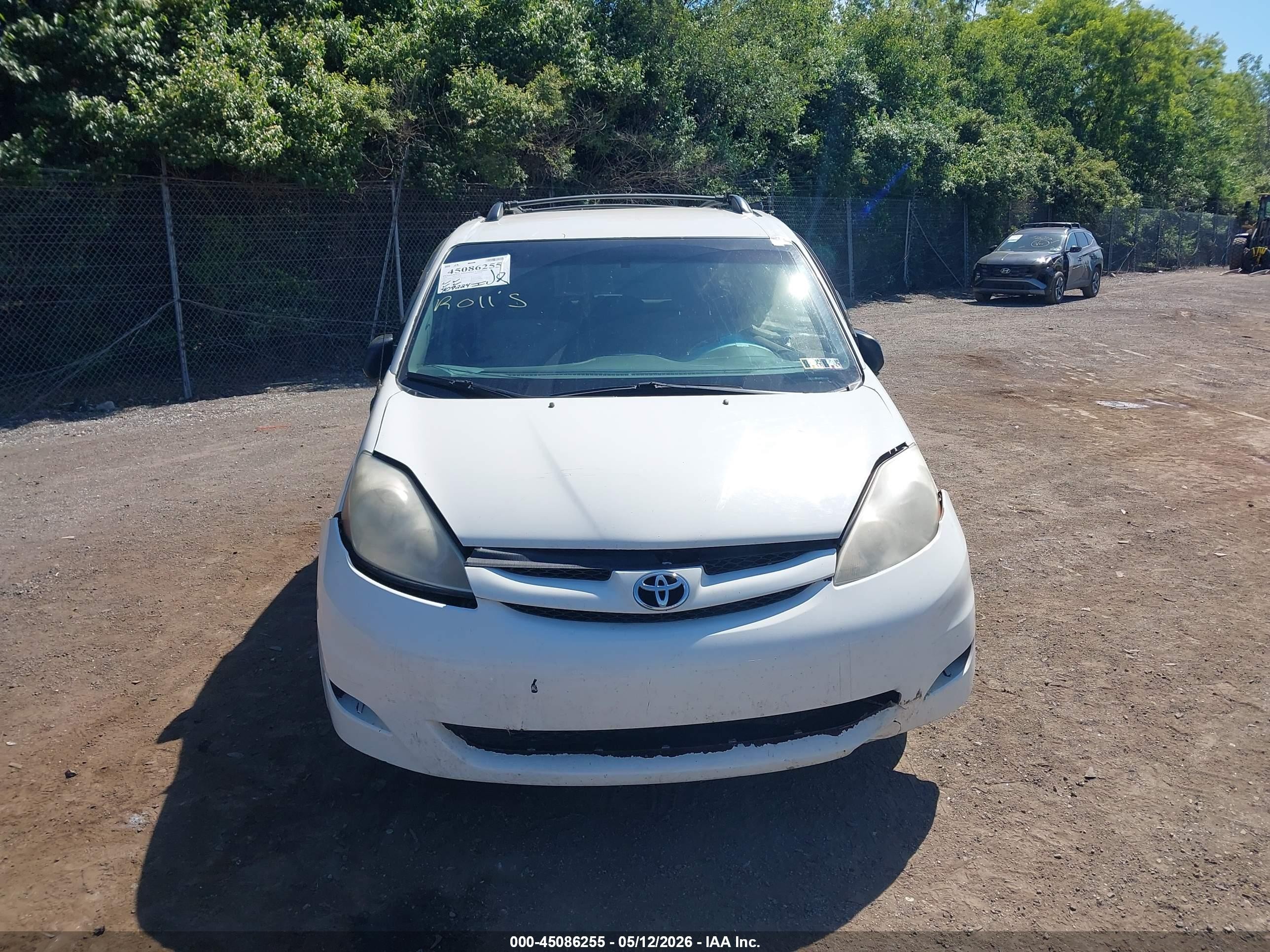 2008 Toyota Sienna Le White vin: 5TDZK23C48S163438
