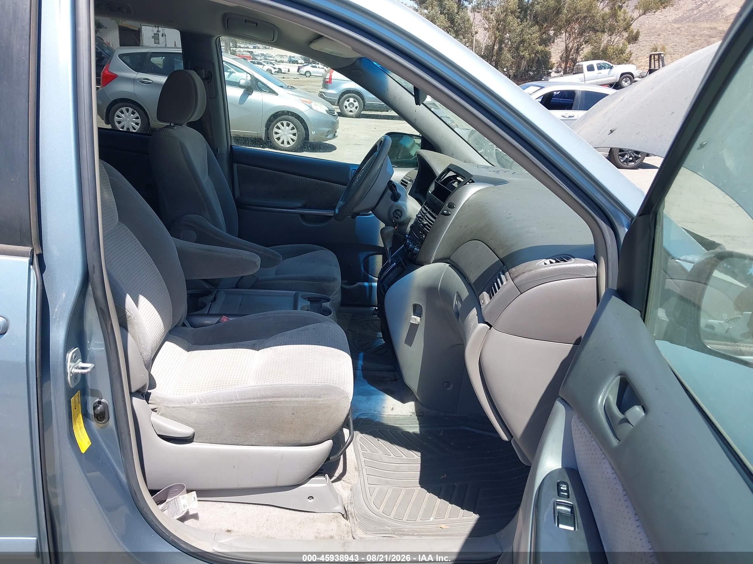 2008 Toyota Sienna Le Silver vin: 5TDZK23C48S165965