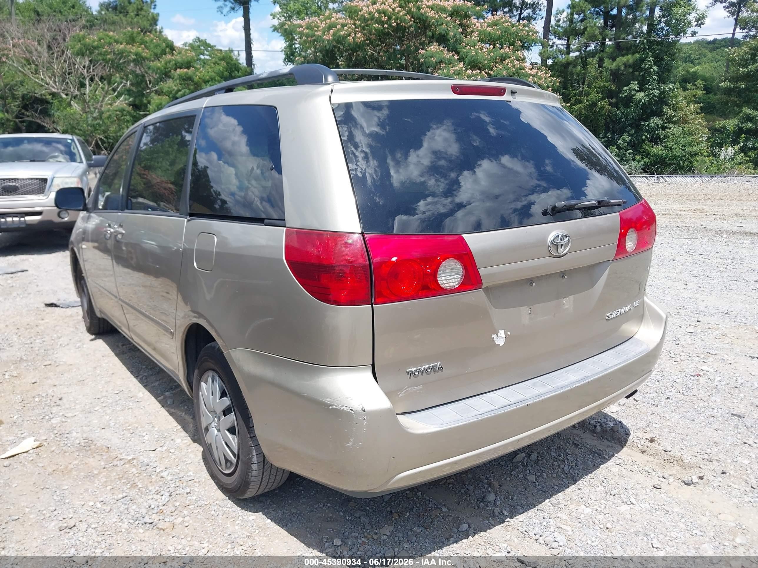2008 Toyota Sienna Le Золотой vin: 5TDZK23C48S190803