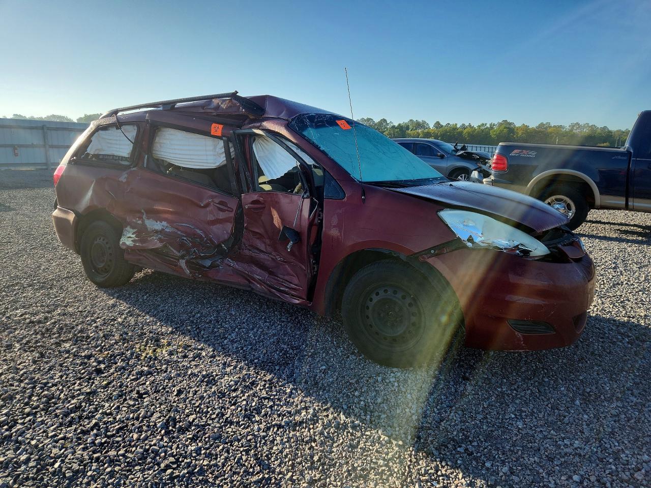 2008 Toyota Sienna Le 7-passenger Burgundy vin: 5TDZK23C48S191658