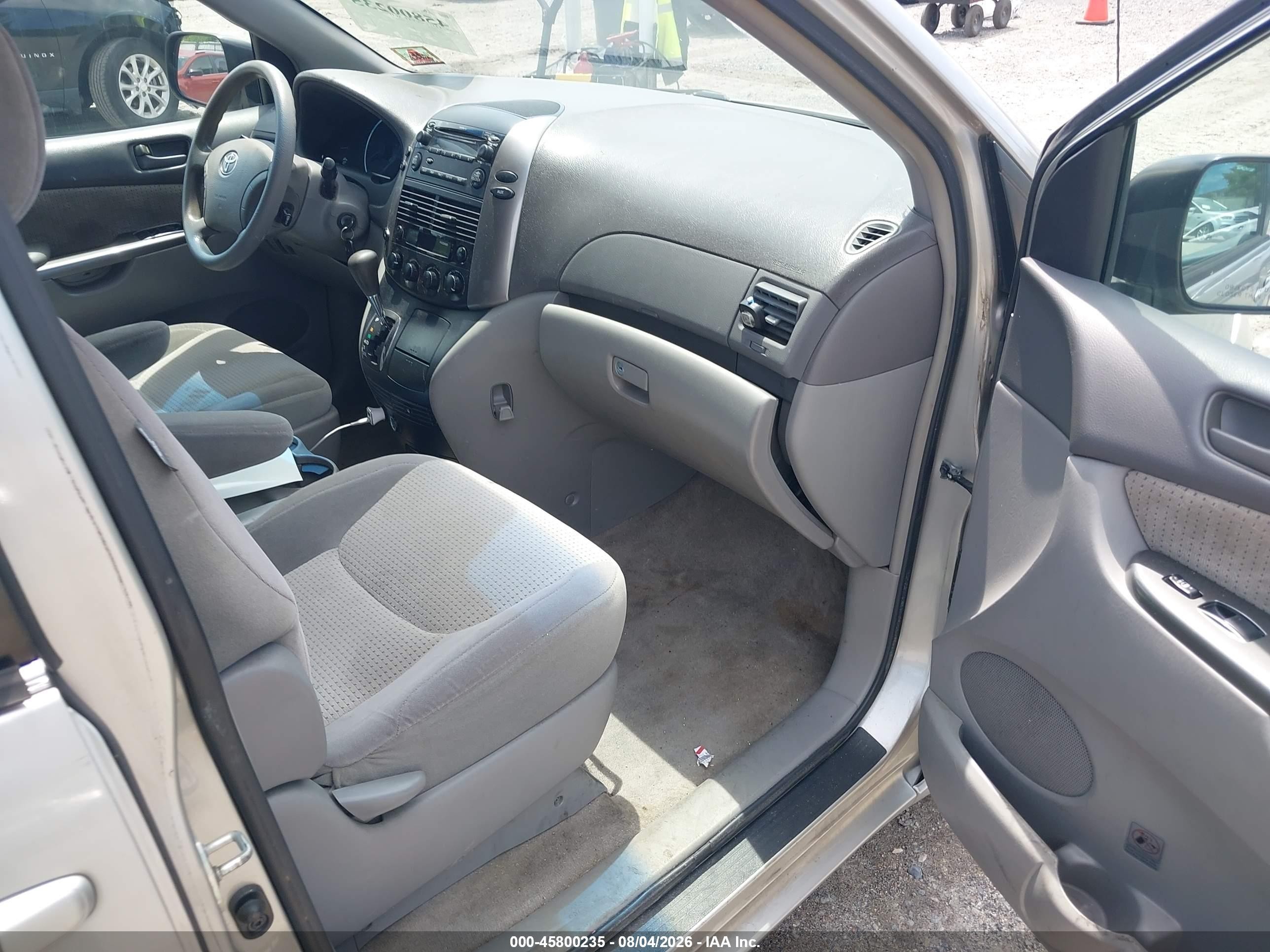 2008 Toyota Sienna Le Silver vin: 5TDZK23C48S196875