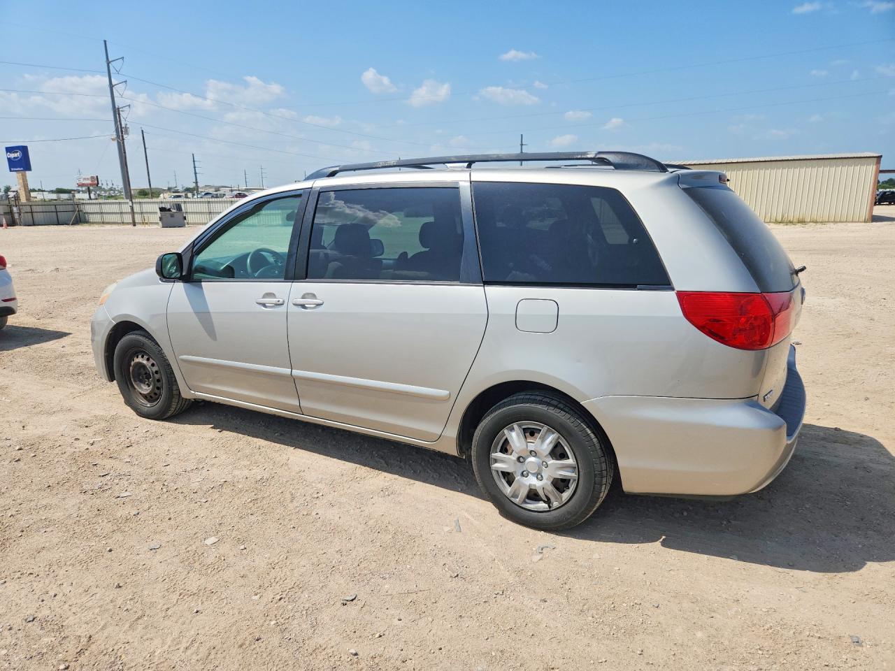 2008 Toyota Sienna Le 7-passenger Silver vin: 5TDZK23C48S207454