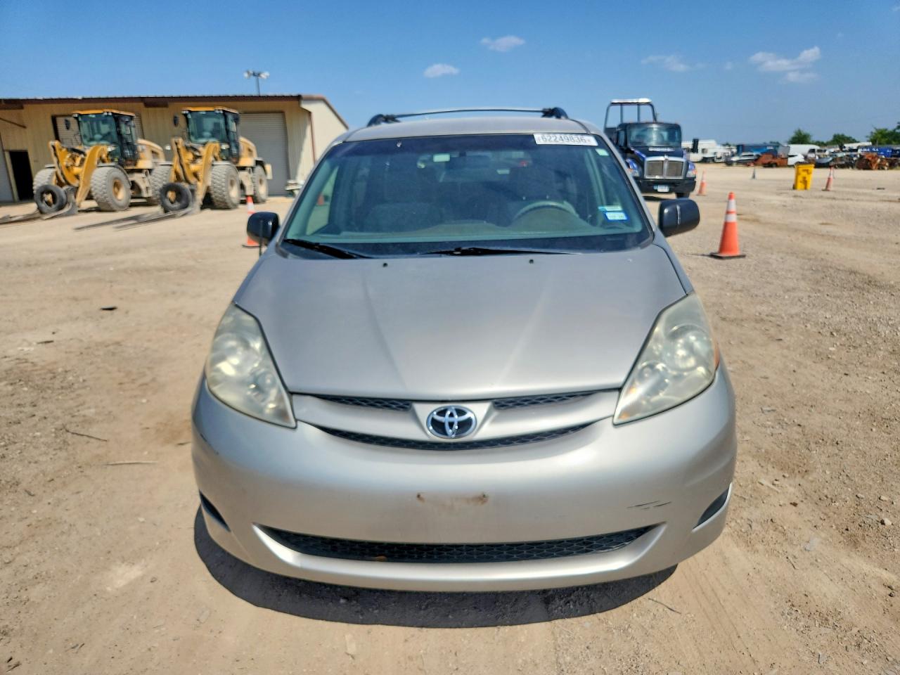 2008 Toyota Sienna Le 7-passenger Silver vin: 5TDZK23C48S207454