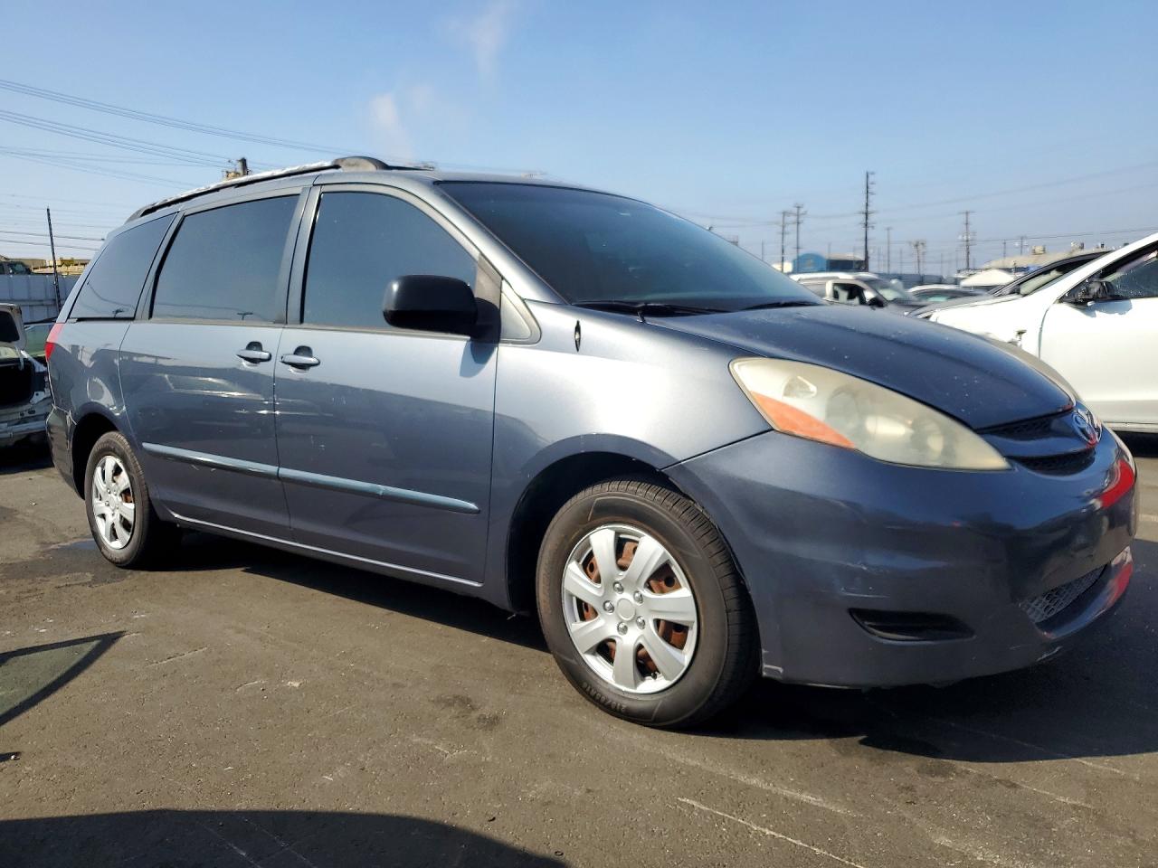 2008 Toyota Sienna Le 7-passenger Gray vin: 5TDZK23C48S220656
