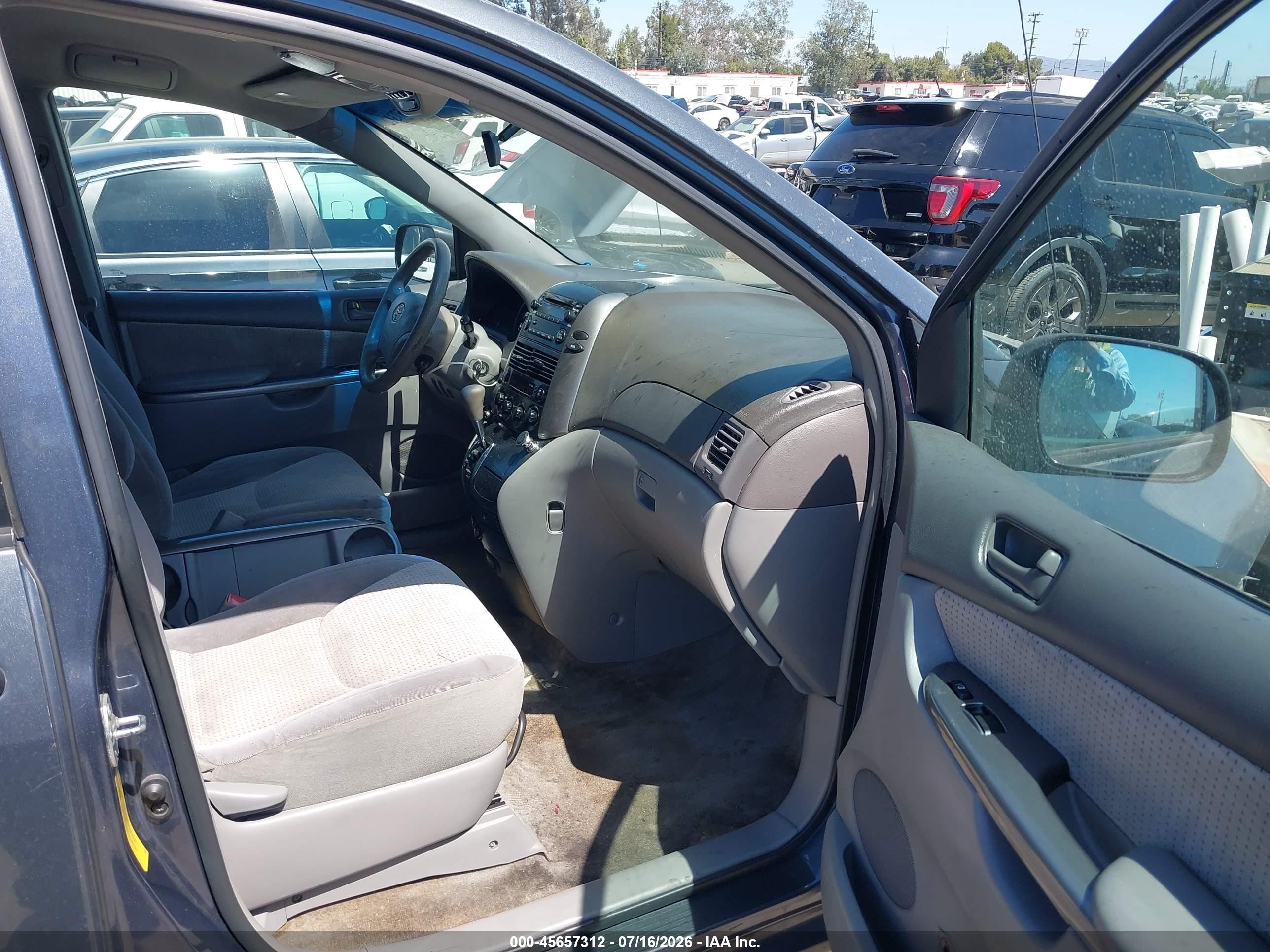 2009 Toyota Sienna Le Gray vin: 5TDZK23C49S231058