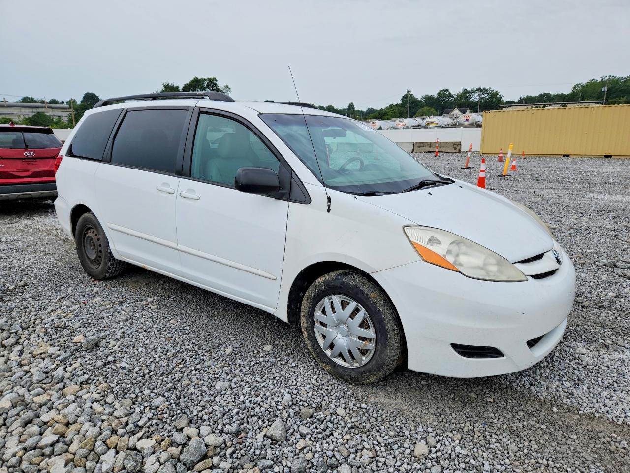 2009 Toyota Sienna Le 8-passenger White vin: 5TDZK23C49S265534