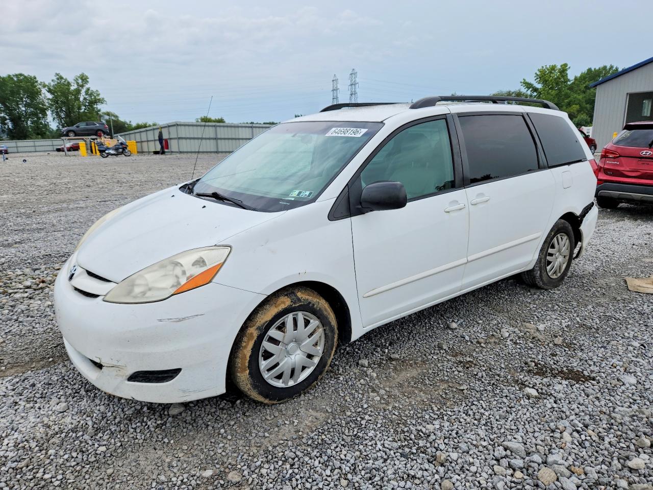 2009 Toyota Sienna Le 8-passenger White vin: 5TDZK23C49S265534