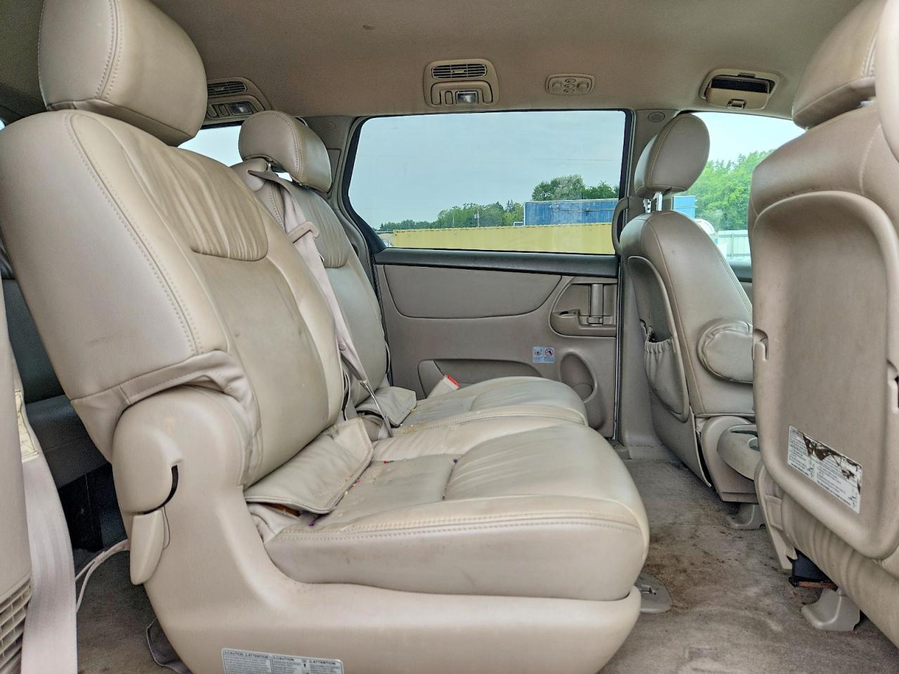 2009 Toyota Sienna Le 8-passenger White vin: 5TDZK23C49S265534
