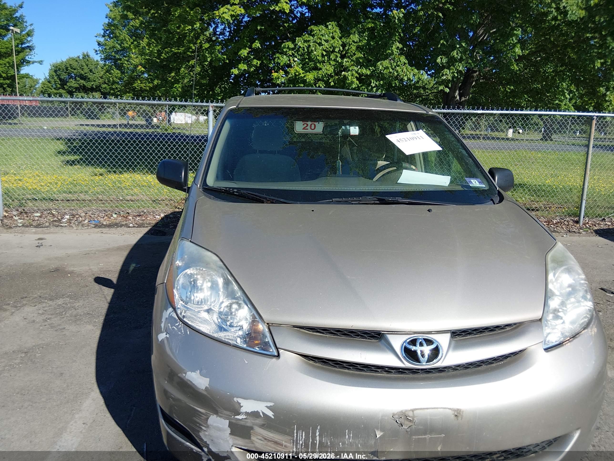 2007 Toyota Sienna Le Золотой vin: 5TDZK23C57S020531