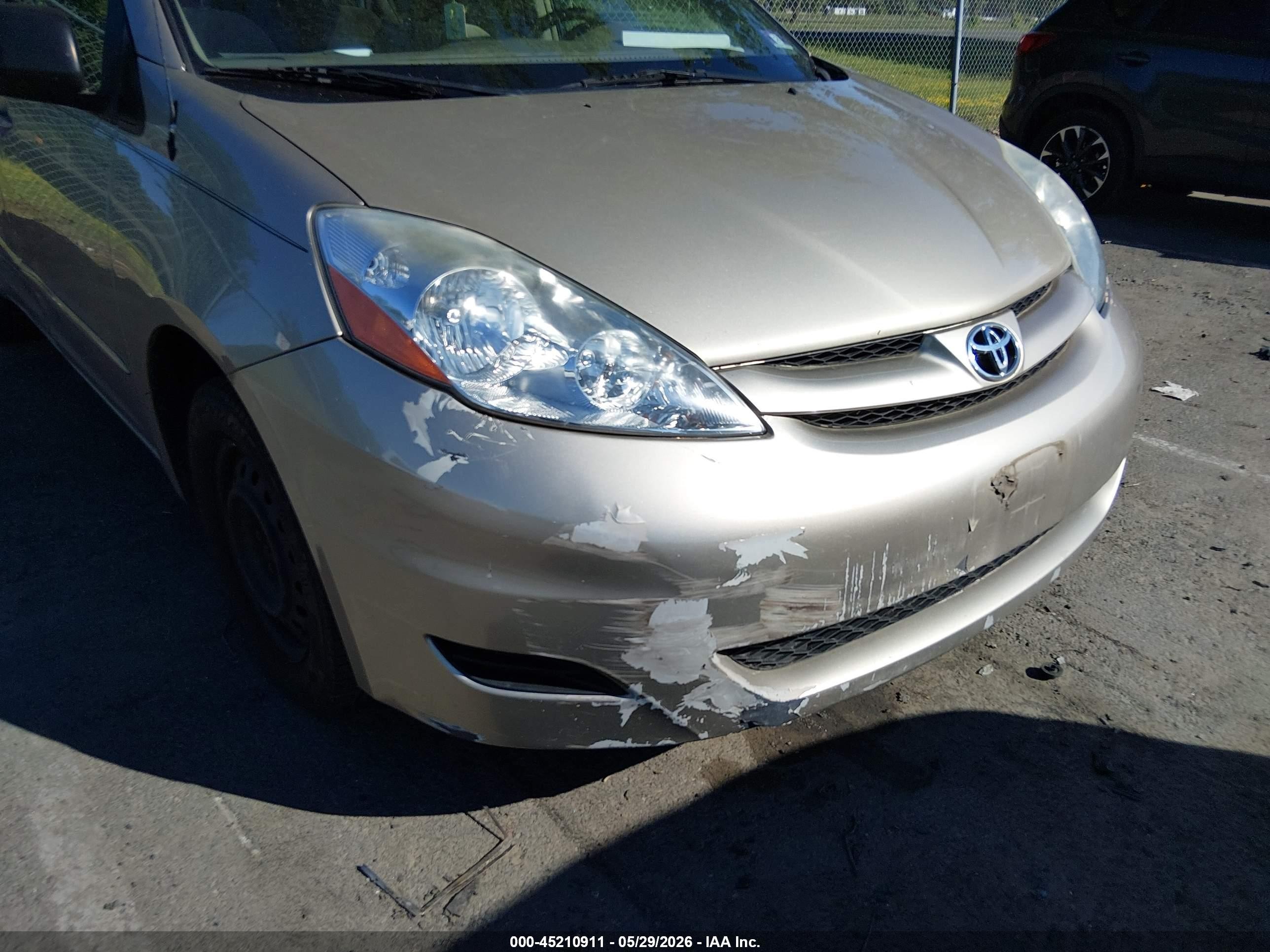 2007 Toyota Sienna Le Золотой vin: 5TDZK23C57S020531