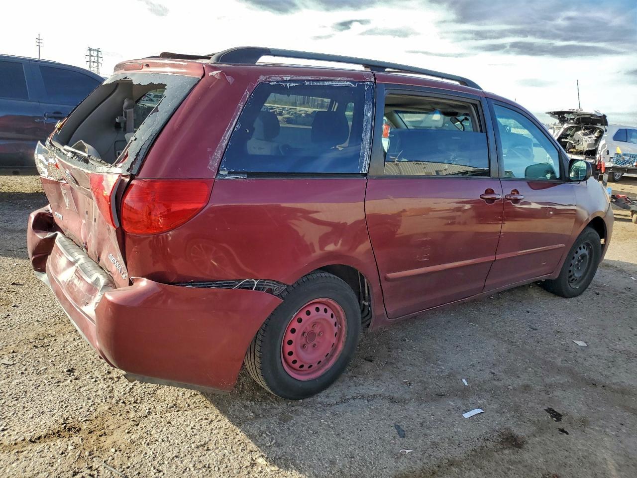 2007 Toyota Sienna Red vin: 5TDZK23C57S025681