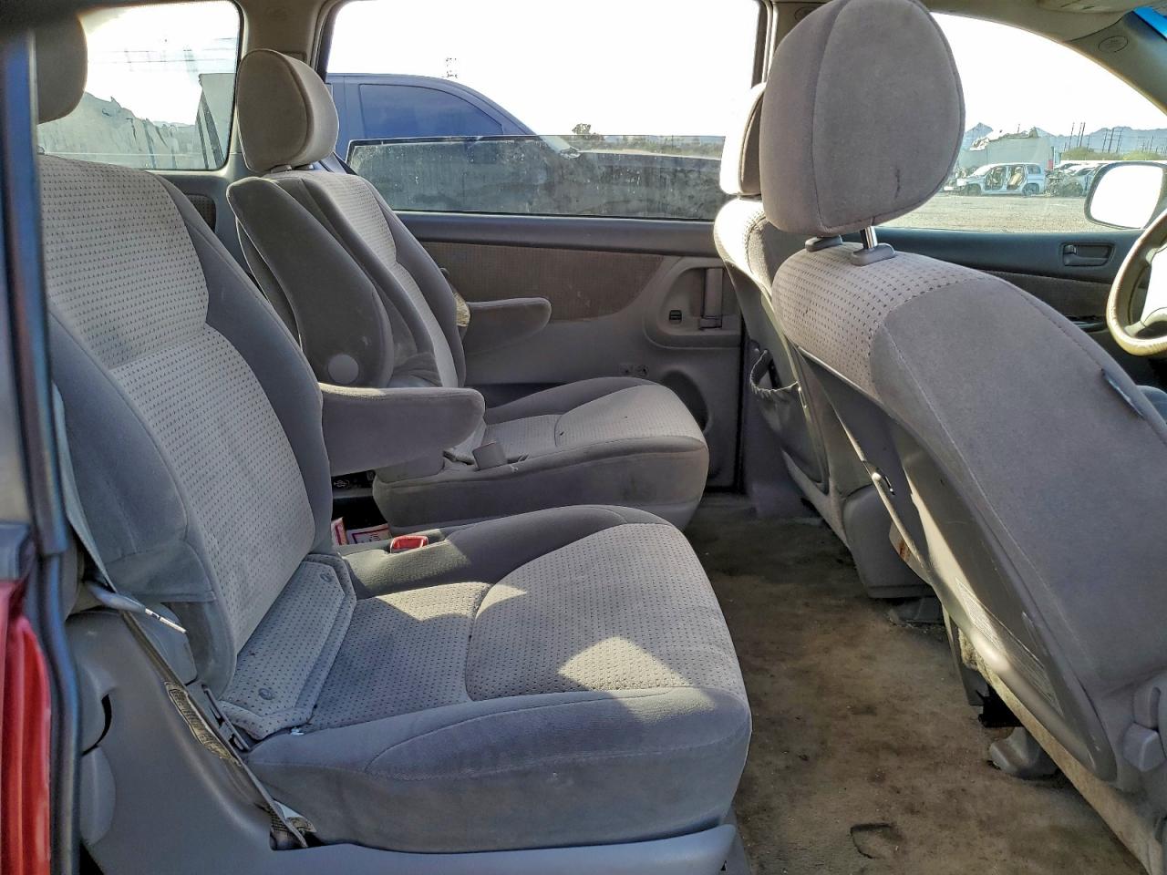 2007 Toyota Sienna Red vin: 5TDZK23C57S025681