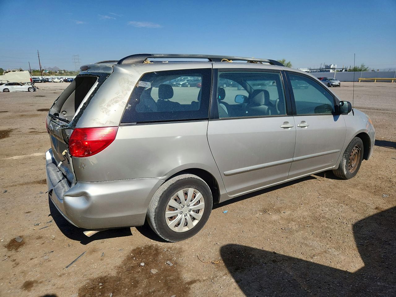 2007 Toyota Sienna Ce 7-passenger Silver vin: 5TDZK23C57S040097