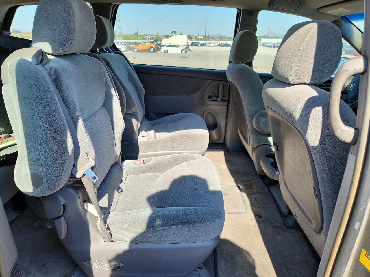 2007 Toyota Sienna Ce 7-passenger Silver vin: 5TDZK23C57S040097