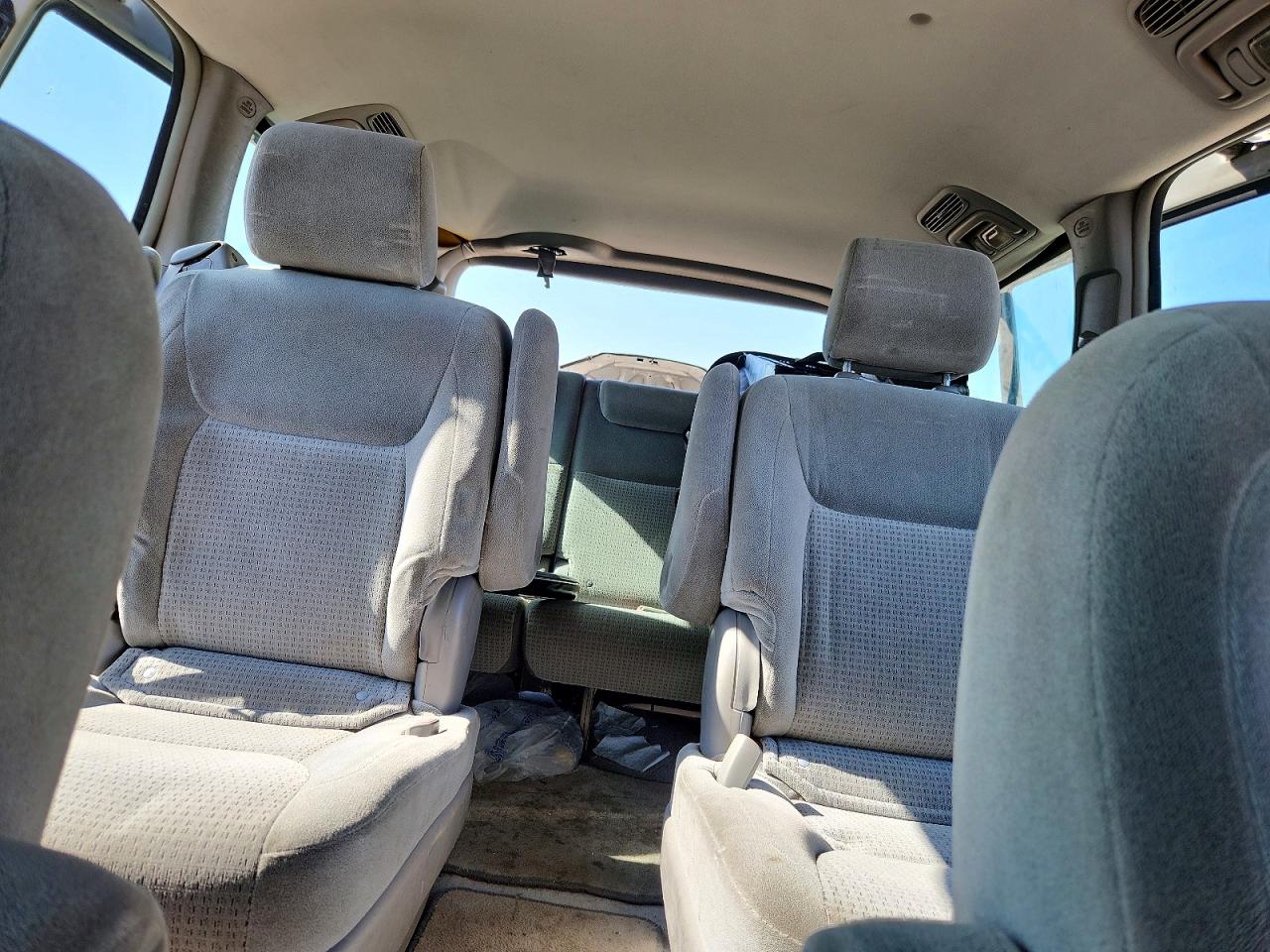 2007 Toyota Sienna Ce 7-passenger Silver vin: 5TDZK23C57S040097