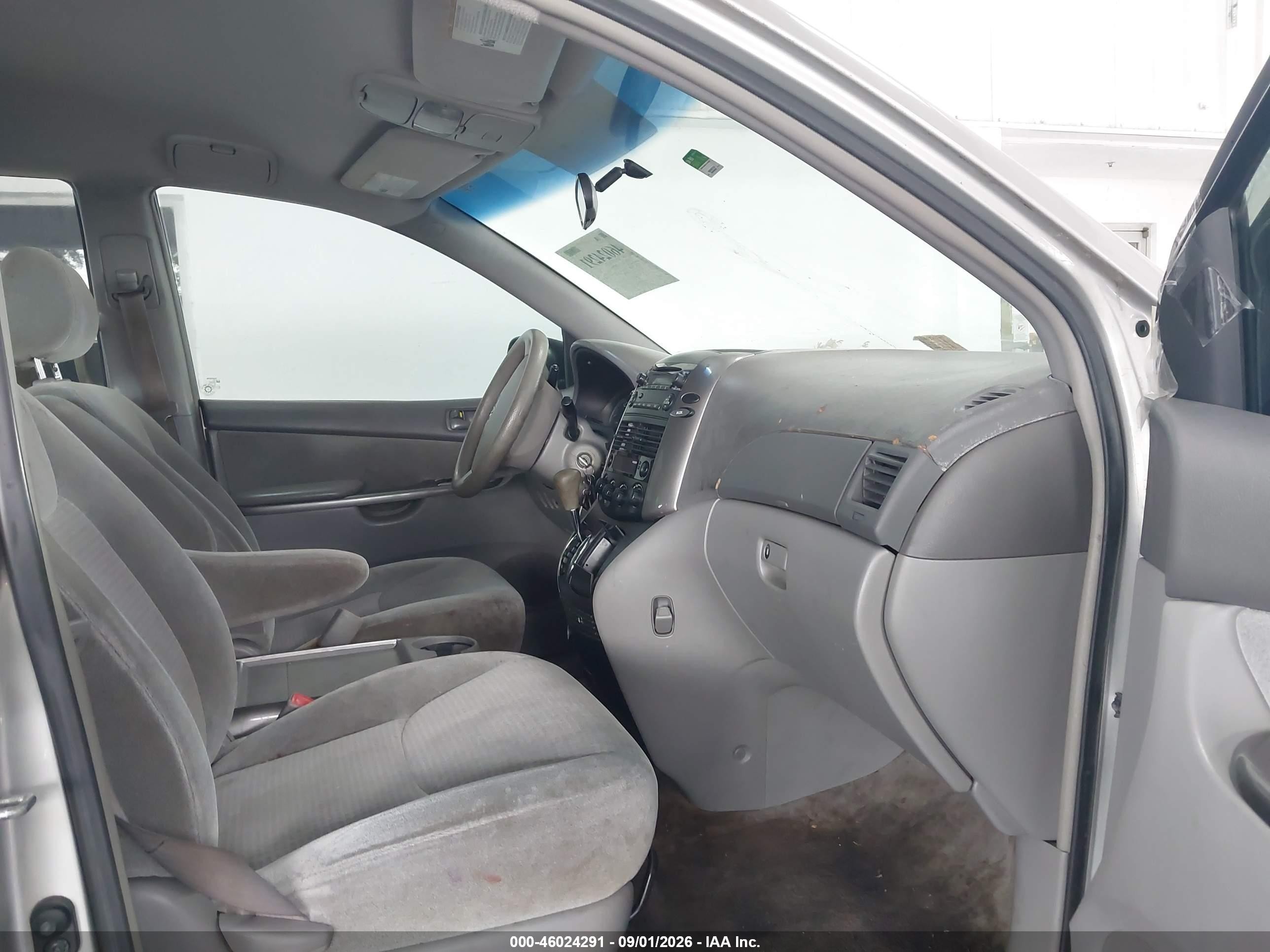 2007 Toyota Sienna Ce Silver vin: 5TDZK23C57S044005