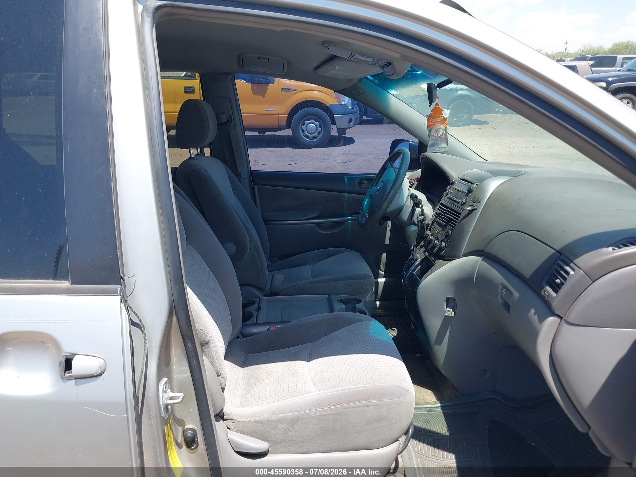2007 Toyota Sienna Le Silver vin: 5TDZK23C57S054307