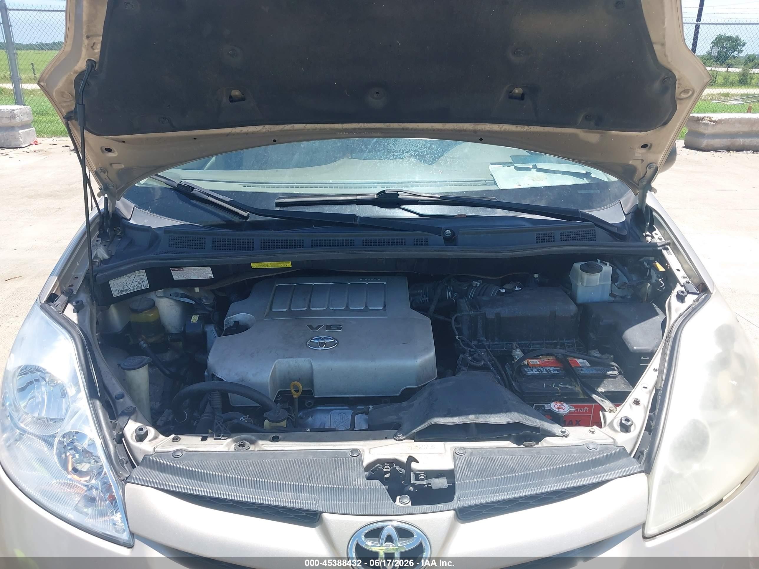 2008 Toyota Sienna Le Золотой vin: 5TDZK23C58S106343