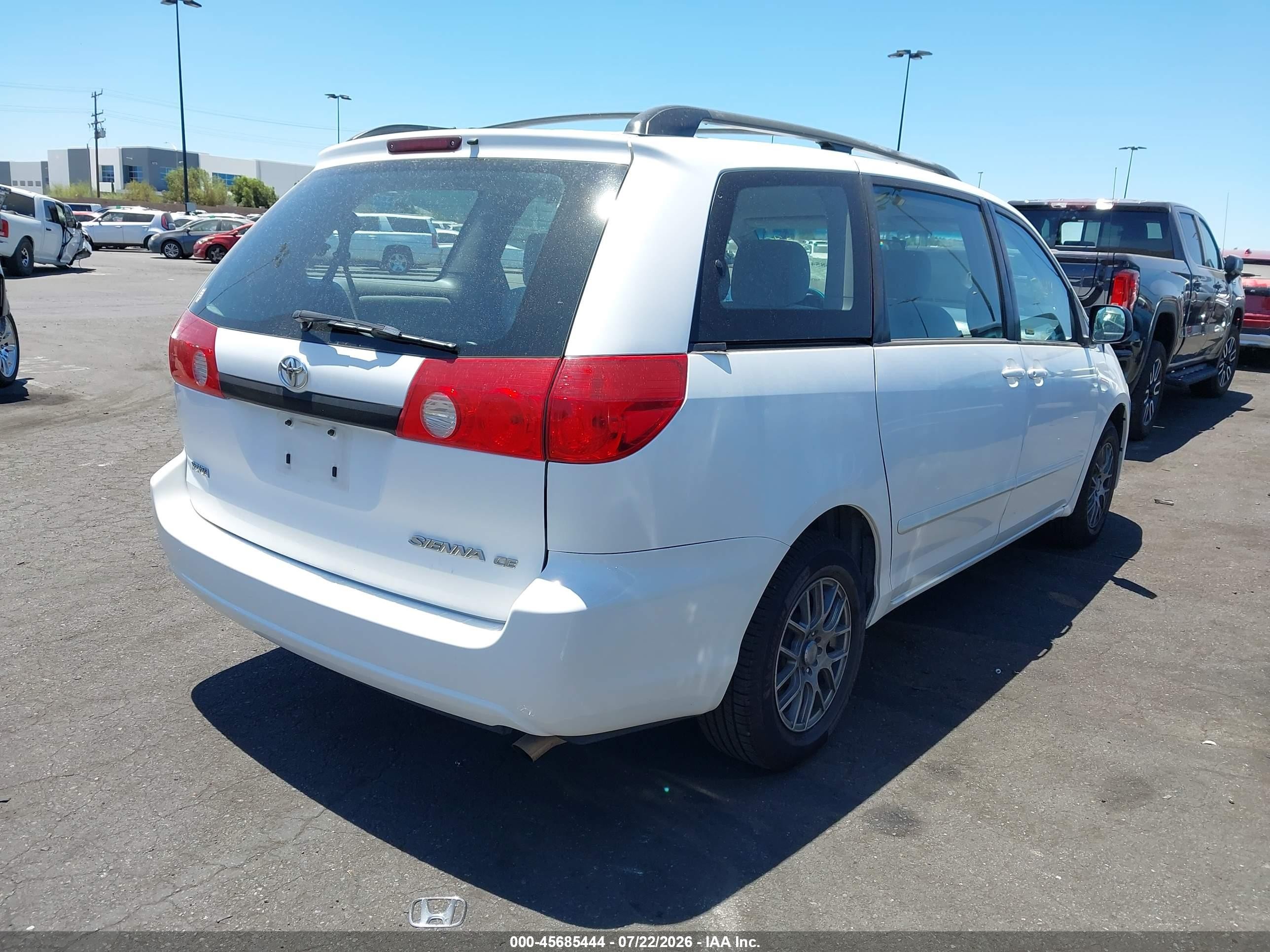 2008 Toyota Sienna Ce White vin: 5TDZK23C58S121344