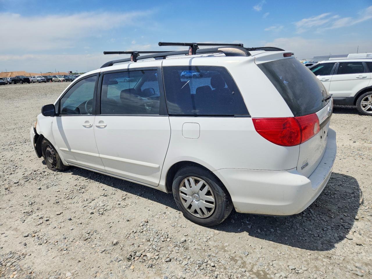 2008 Toyota Sienna Ce 8-passenger White vin: 5TDZK23C58S124325