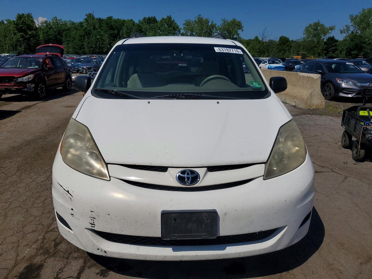 2008 Toyota Sienna Le 7-passenger Белый vin: 5TDZK23C58S125099