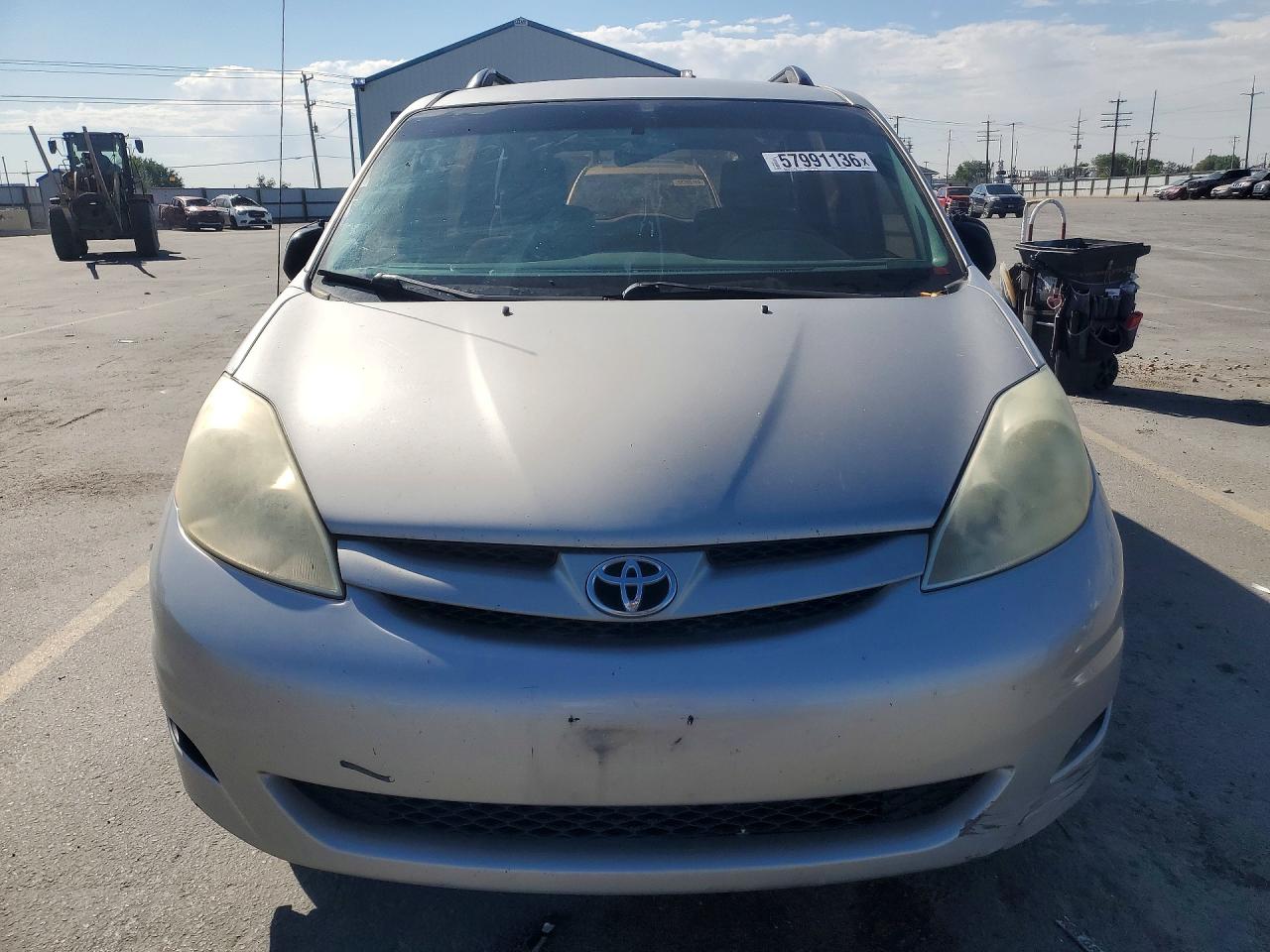 2008 Toyota Sienna Ce 8-passenger Silver vin: 5TDZK23C58S126799