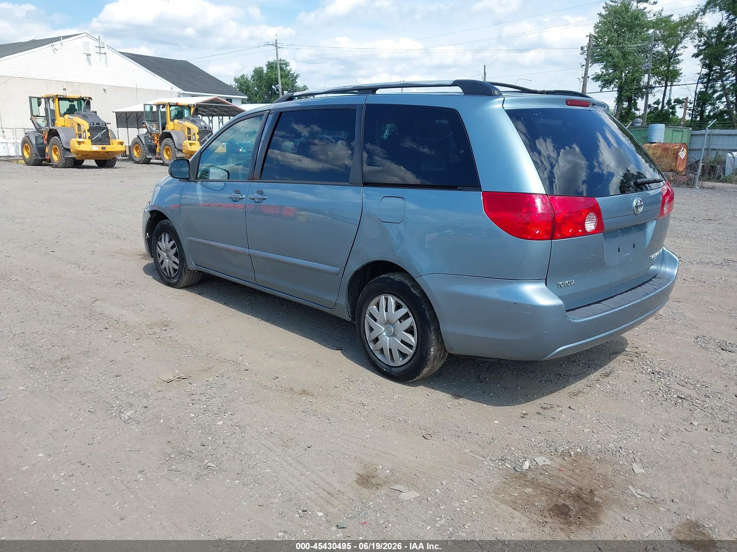 2008 Toyota Sienna Le Light Blue vin: 5TDZK23C58S147054