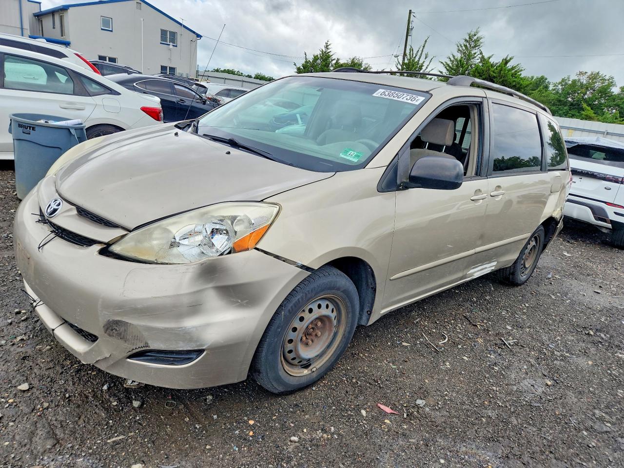 2008 Toyota Sienna Le 8-passenger Золотой vin: 5TDZK23C58S147698