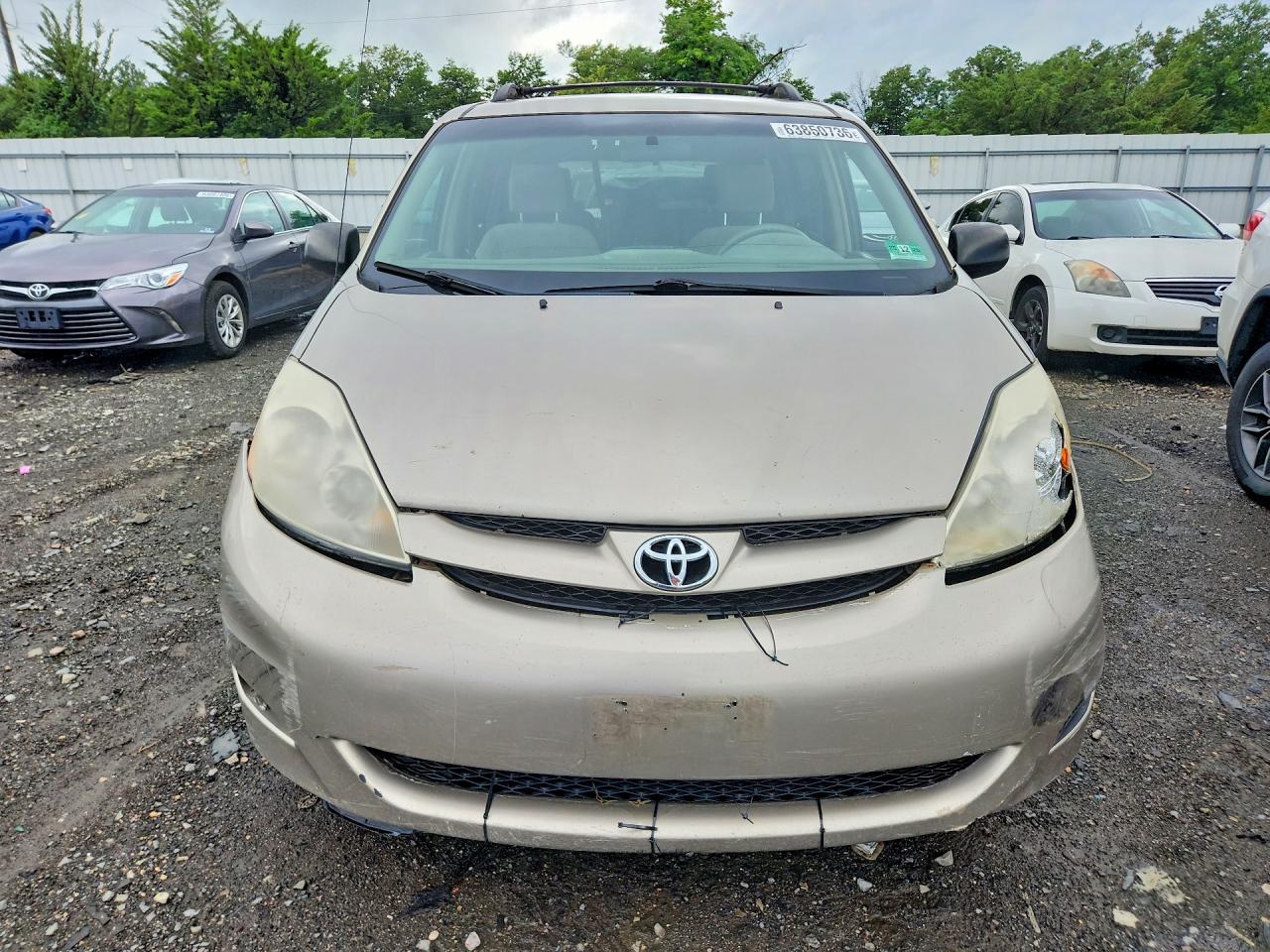 2008 Toyota Sienna Le 8-passenger Золотой vin: 5TDZK23C58S147698