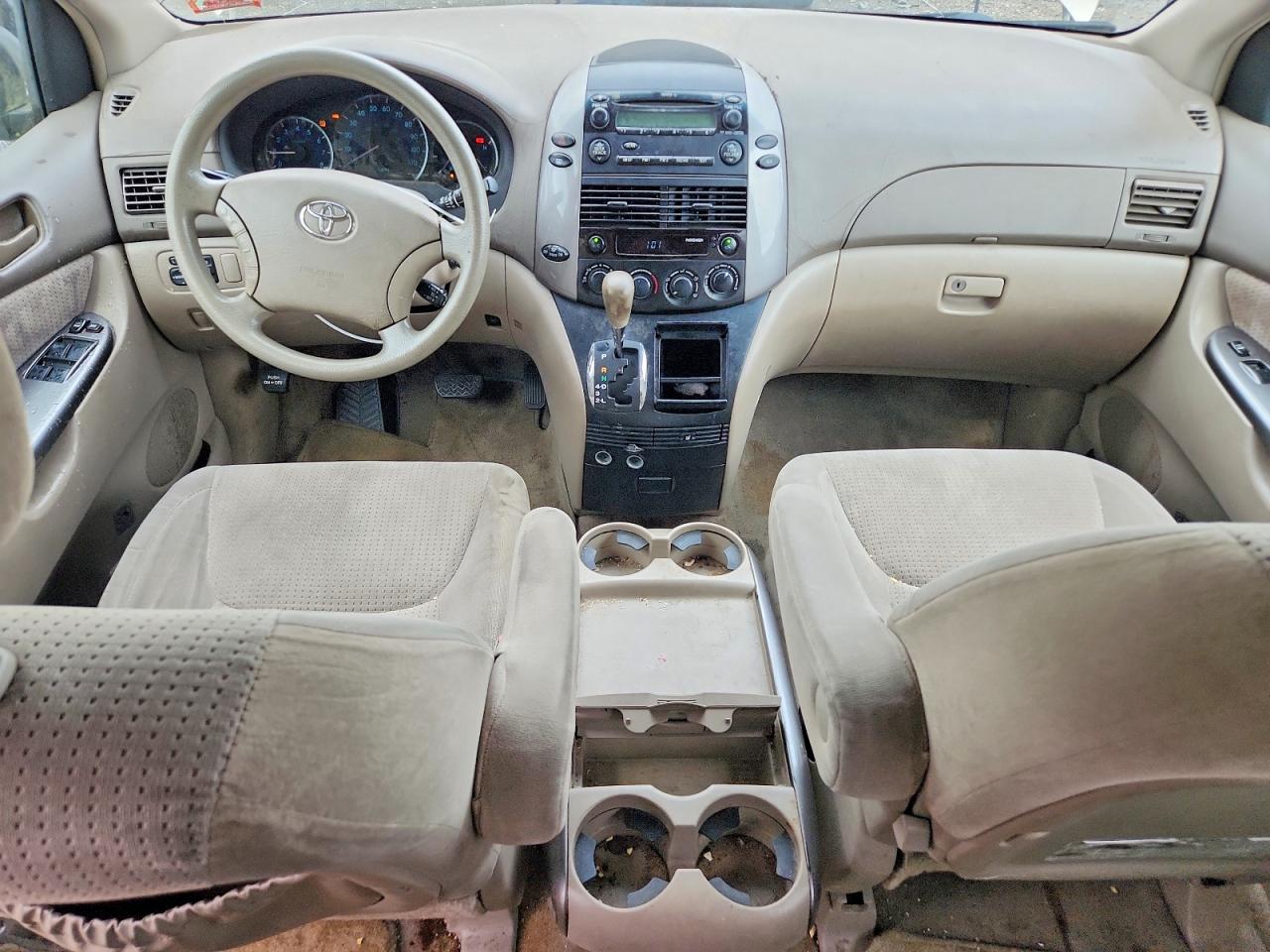 2008 Toyota Sienna Le 8-passenger Золотой vin: 5TDZK23C58S147698