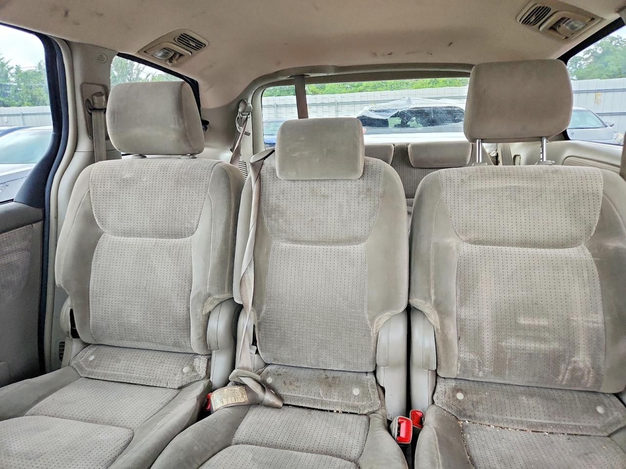 2008 Toyota Sienna Le 8-passenger Золотой vin: 5TDZK23C58S147698
