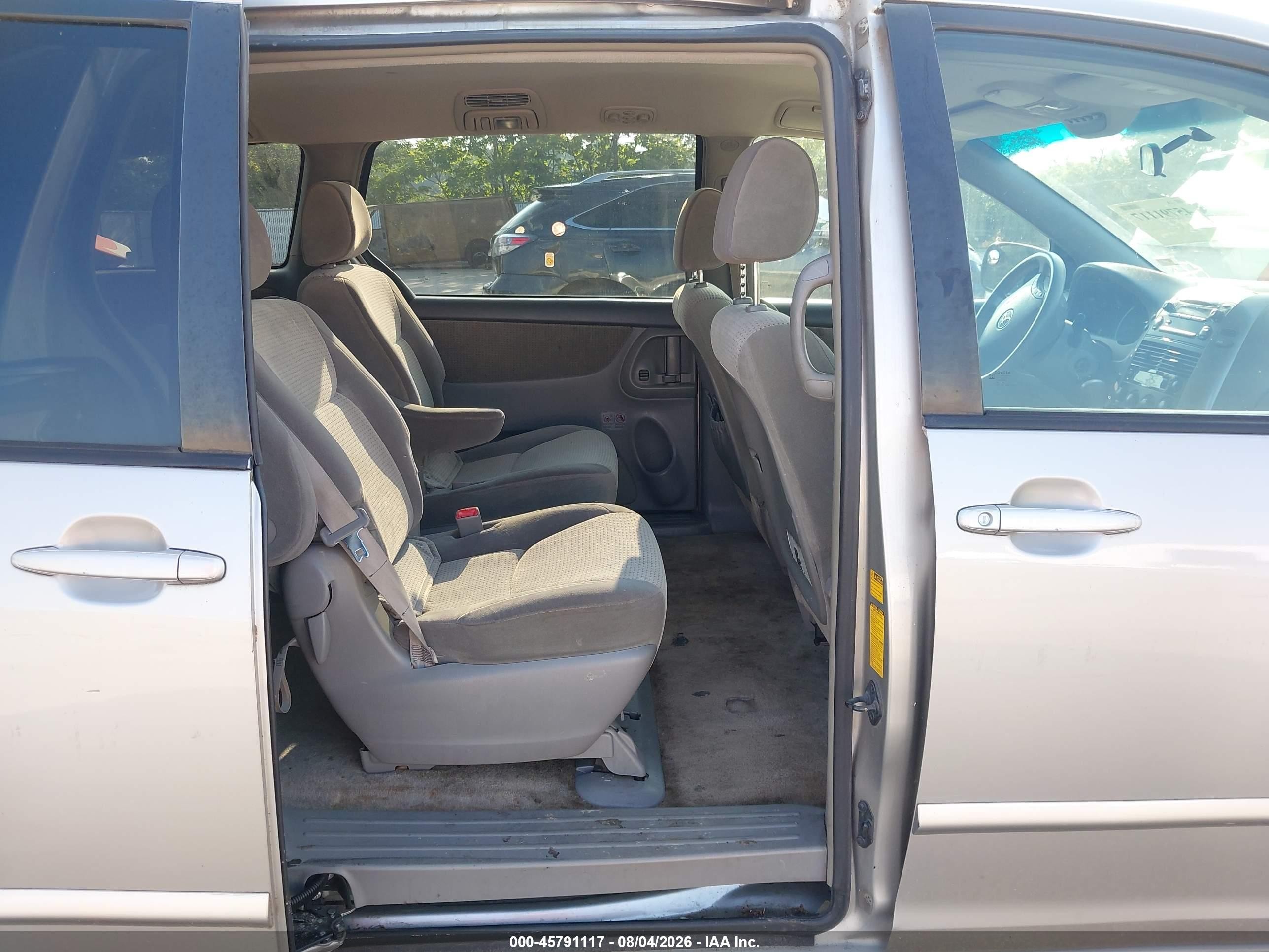 2008 Toyota Sienna Le Серебряный vin: 5TDZK23C58S182113