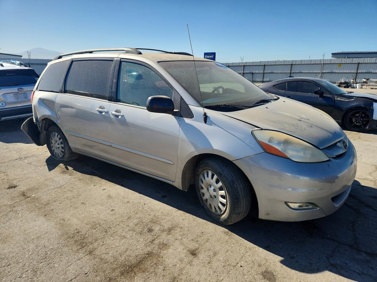 2008 Toyota Sienna Le 7-passenger Silver vin: 5TDZK23C58S187022