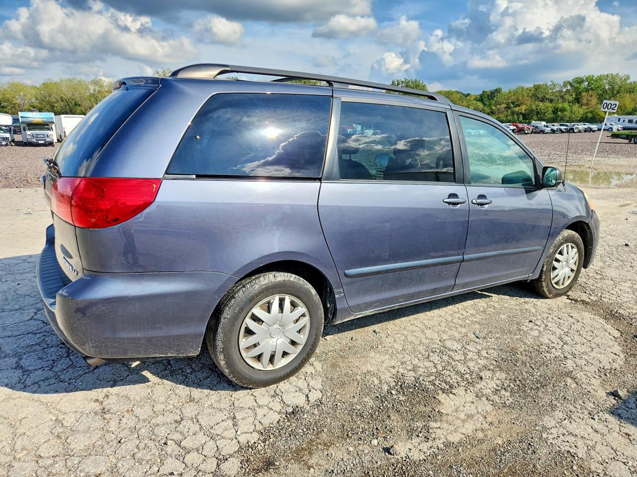2008 Toyota Sienna Le 8-passenger Серый vin: 5TDZK23C58S207947