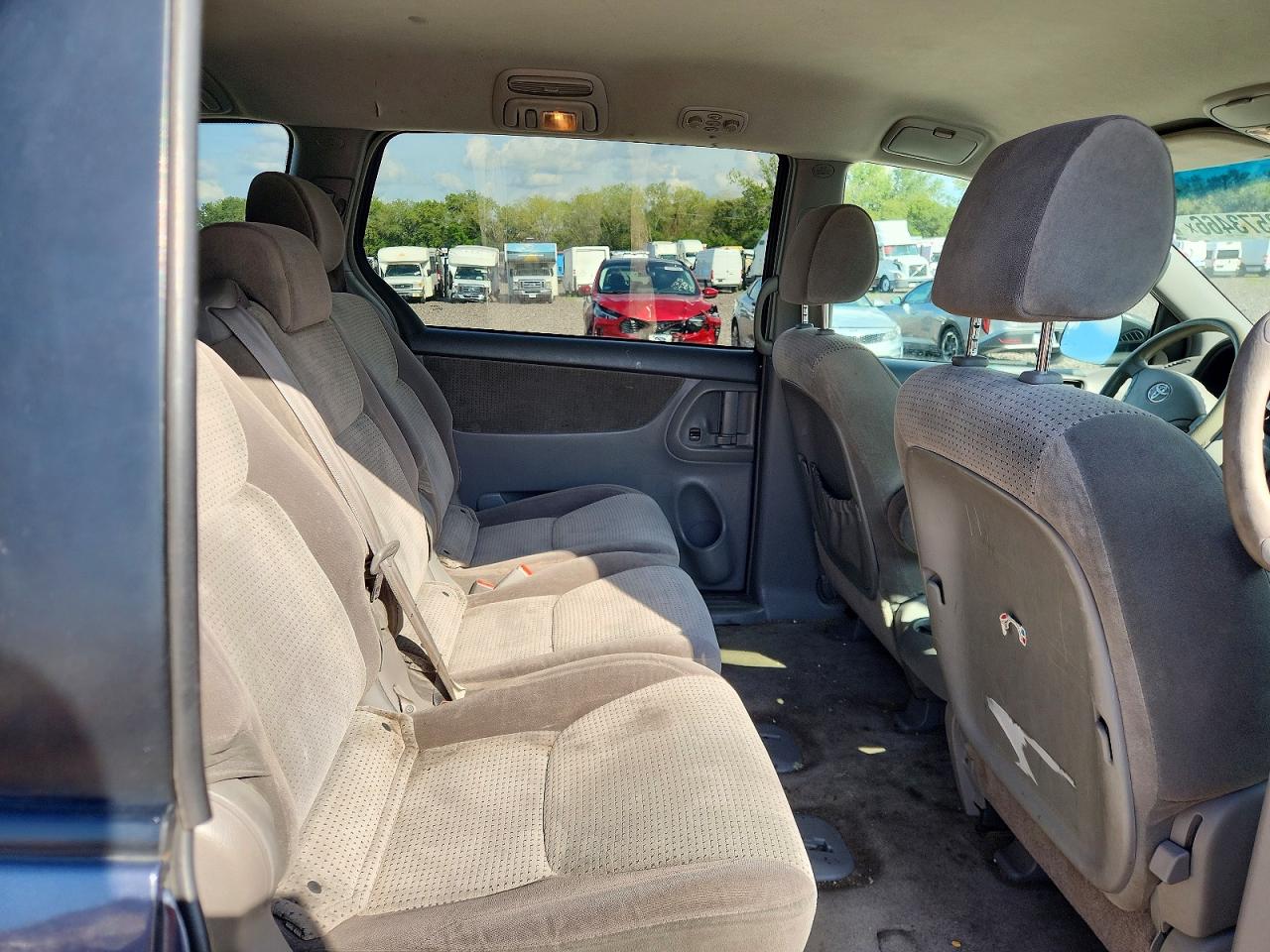 2008 Toyota Sienna Le 8-passenger Серый vin: 5TDZK23C58S207947