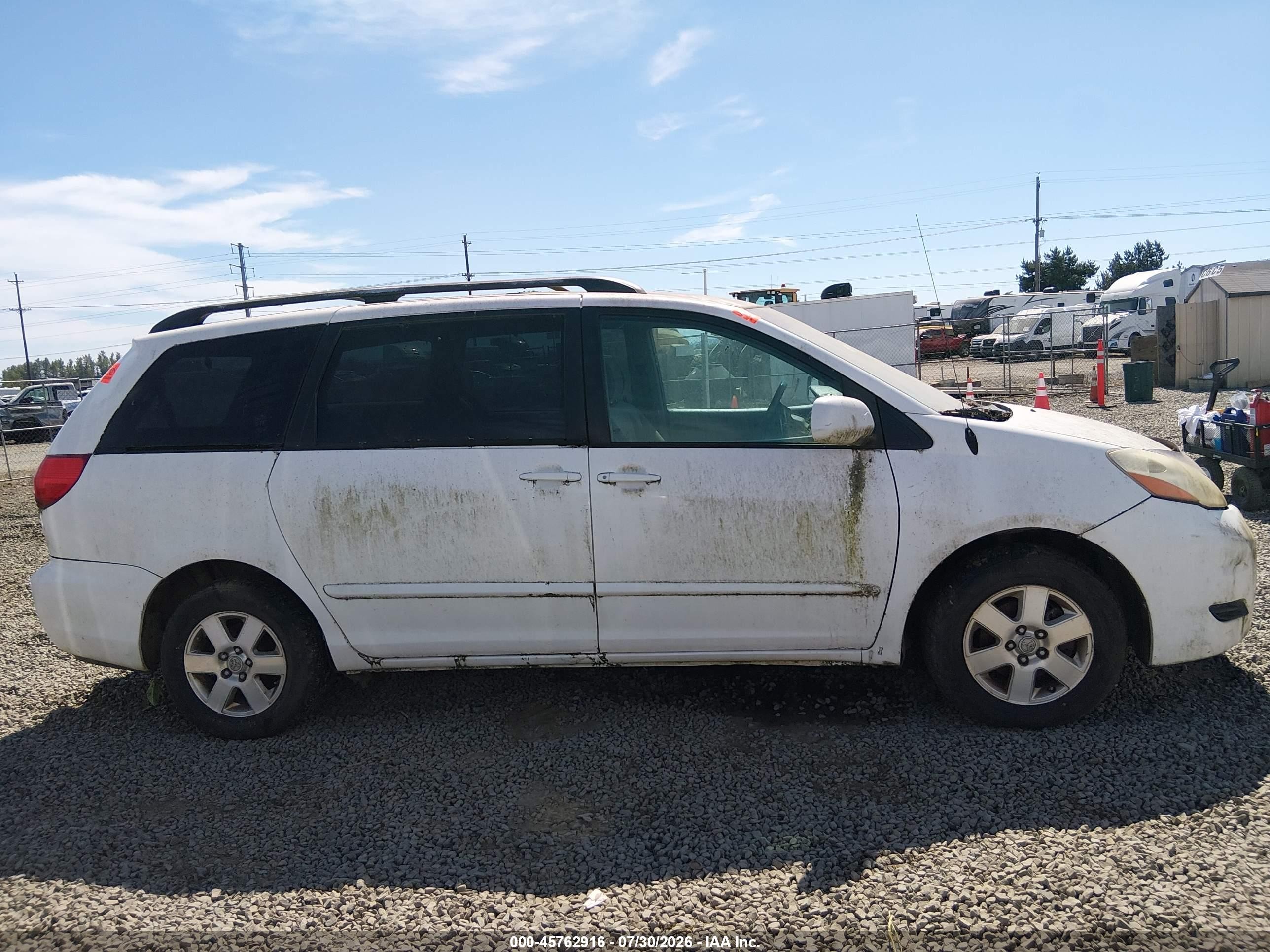 2008 Toyota Sienna Le White vin: 5TDZK23C58S216096