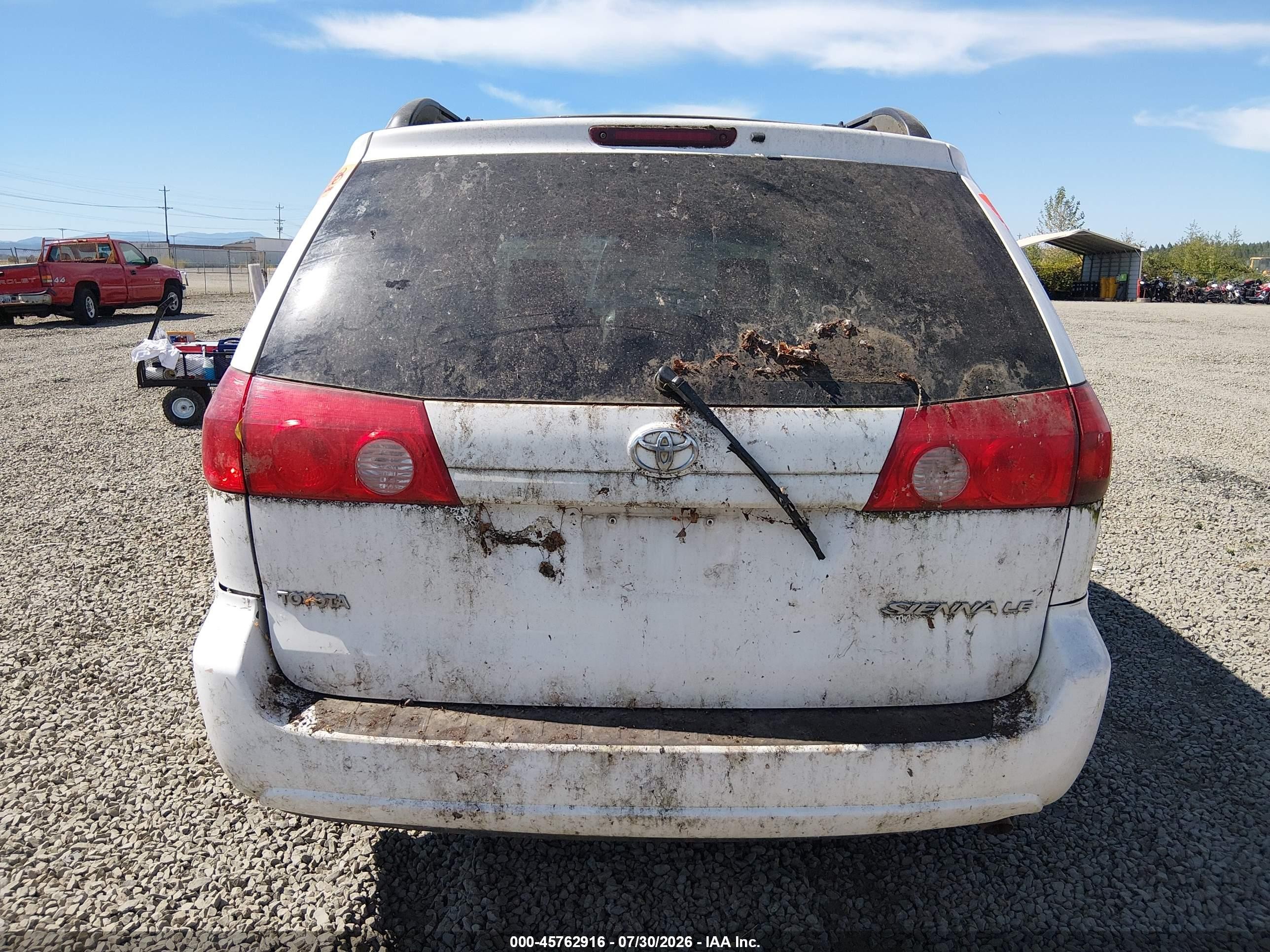 2008 Toyota Sienna Le White vin: 5TDZK23C58S216096