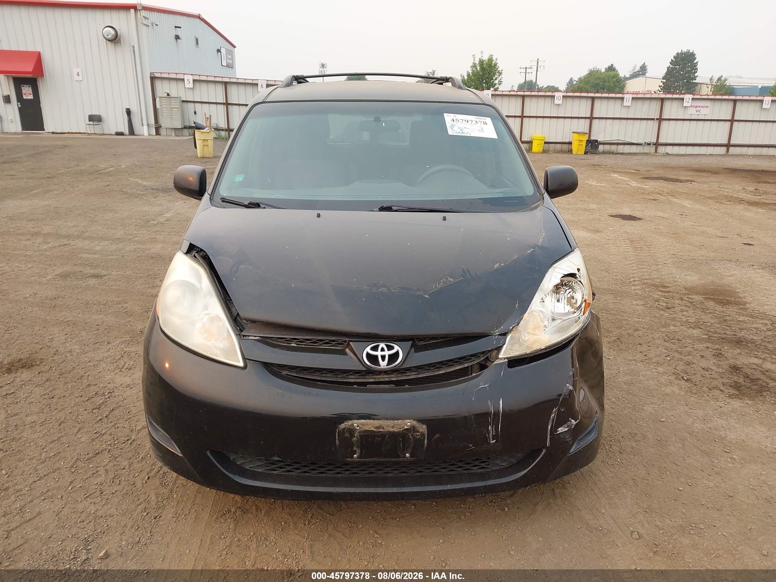 2009 Toyota Sienna Le Black vin: 5TDZK23C59S272413