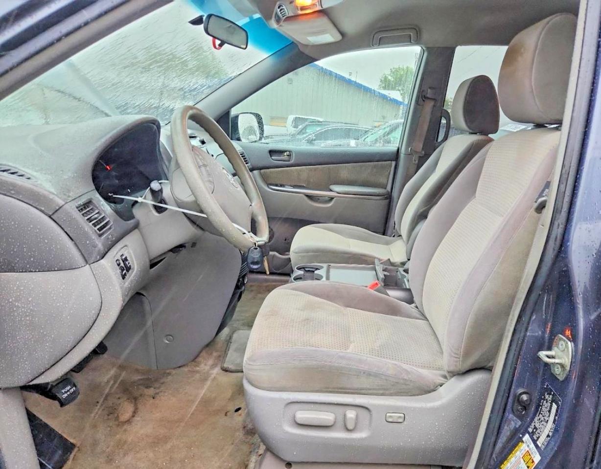 2009 Toyota Sienna Le 7-passenger Gray vin: 5TDZK23C59S277627
