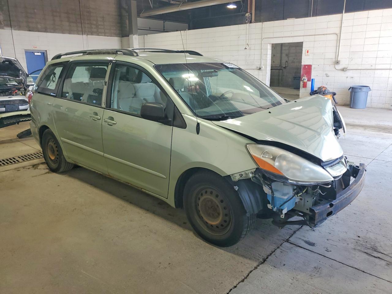 2007 Toyota Sienna Ce 7-passenger Green vin: 5TDZK23C67S014382