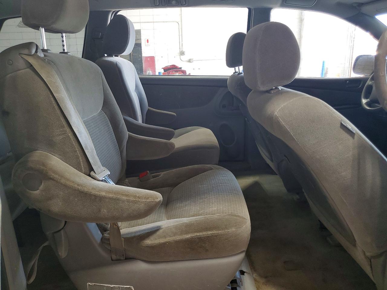 2007 Toyota Sienna Ce 7-passenger Green vin: 5TDZK23C67S014382