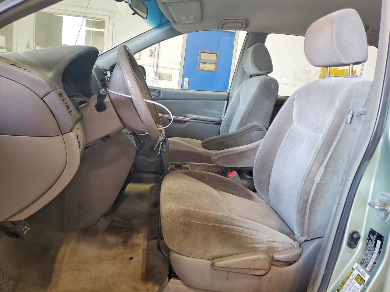 2007 Toyota Sienna Ce 7-passenger Green vin: 5TDZK23C67S014382