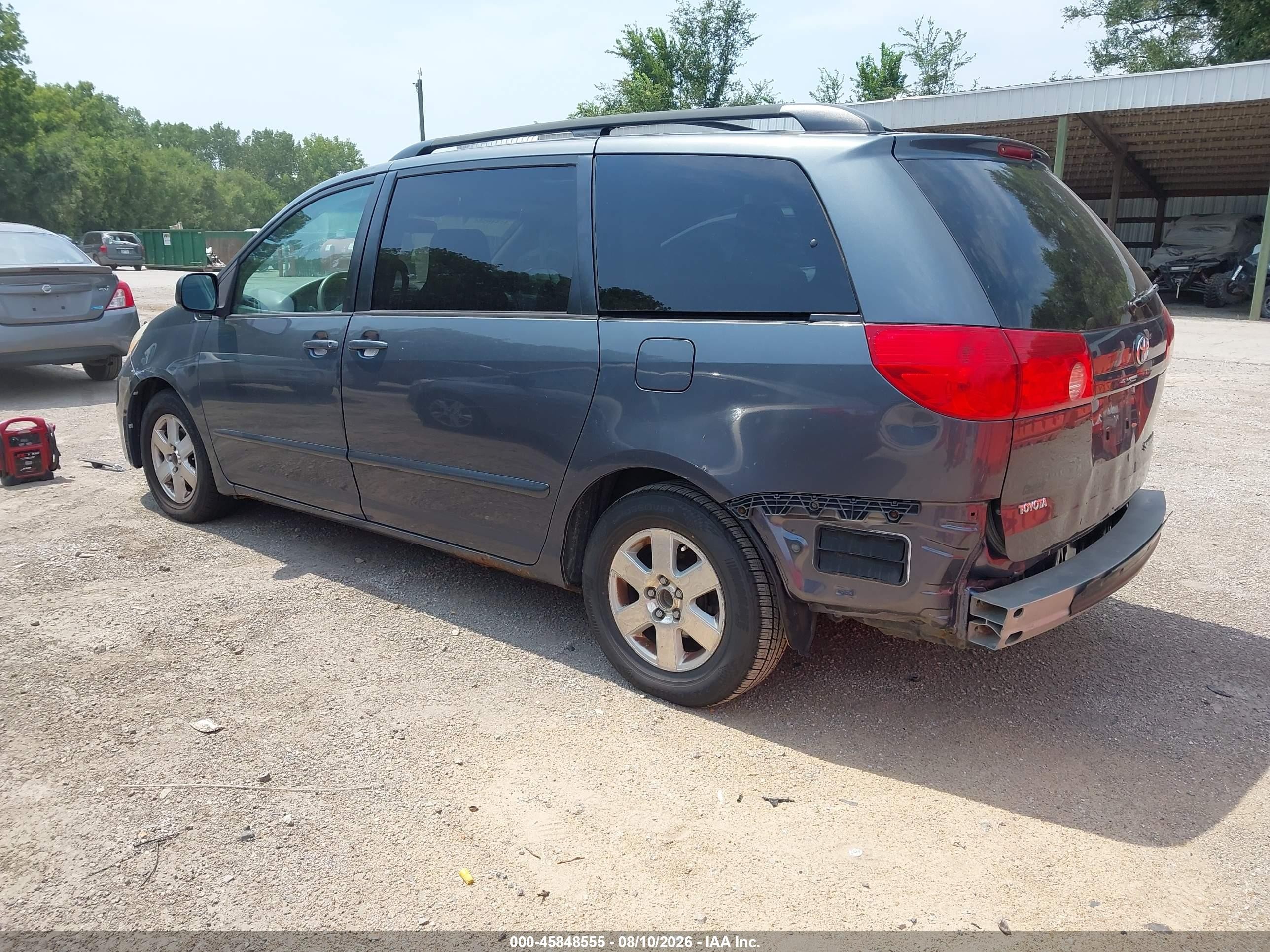 2007 Toyota Sienna Le Light Blue vin: 5TDZK23C67S072590