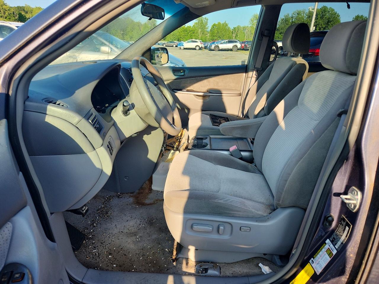 2008 Toyota Sienna Le 7-passenger Charcoal vin: 5TDZK23C68S111793