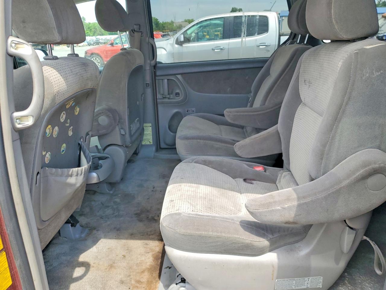 2008 Toyota Sienna Le 7-passenger Красный vin: 5TDZK23C68S139545