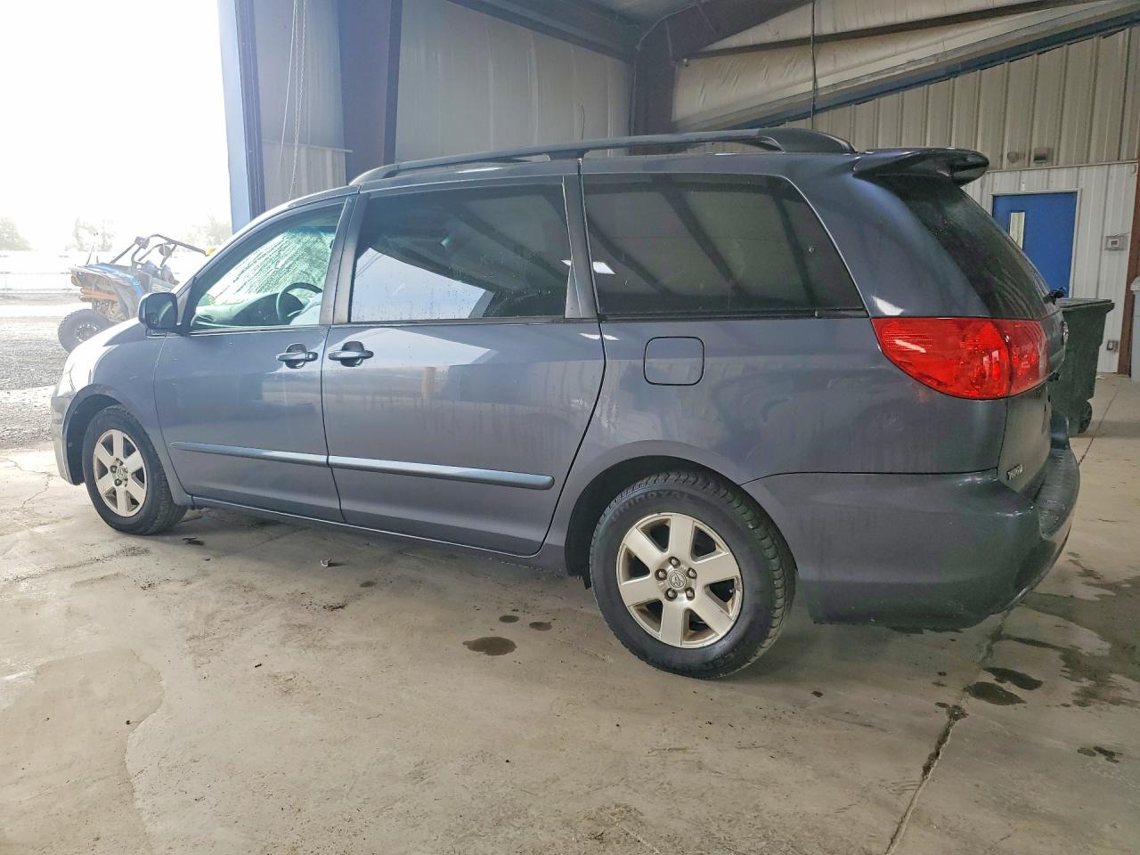 2008 Toyota Sienna Le 7-passenger Gray vin: 5TDZK23C68S150965